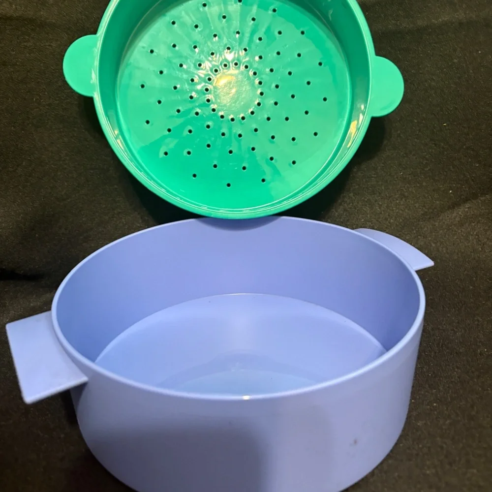 TUPPERWARE 2 Piece Smaller Micro Dish Streamer Set  Replacements No Lid #3220-22